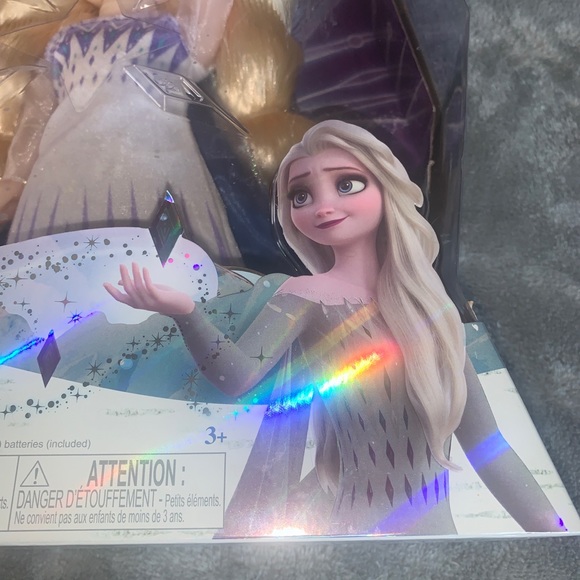 Disney Frozen II Magic in Motion Elsa Doll Sings Show Yourself New - Picture 8 of 10